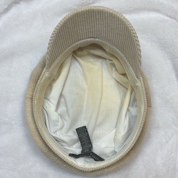 Hat - Picture 4 of 9